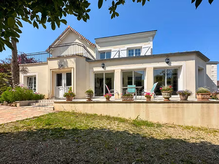 vente maison 8 pièces  250.00m²  poissy
