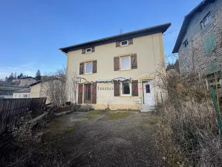 maison à rénover avec terrain attenant.