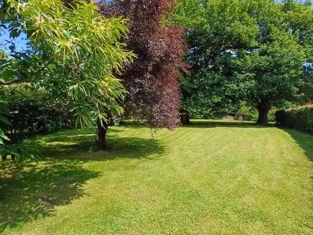 terrain arboré 941 m2 près du canal de nantes à brest