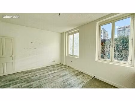 t2 - banque de france - place de jaude