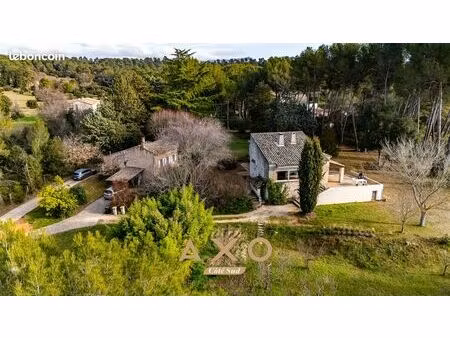 propriété 9 pièces 230 m²