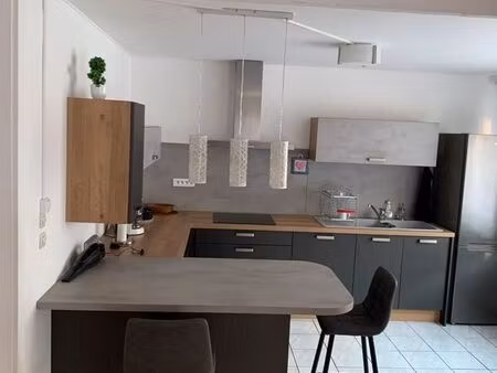 particulier loue appartement meublé  2 pièces de 73m²