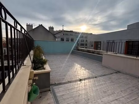 appartement f2 de 49 5 m² + terrasse de 38 m² - dernier étage - ascenseur