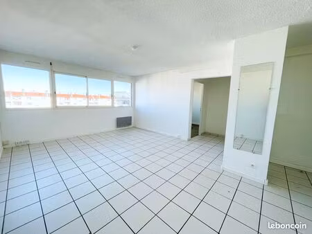 t3 - 65 m² - résidence sécurisé + parkingu2028u2028 - tarbes centre ??