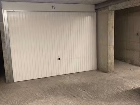 garage à louer