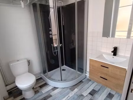 f2 secteur gare/ st thomas 1 min tram