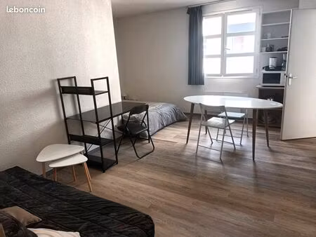 studio meublé tout compris : eau  chauffage  électricité  charges  parking  fibre hd