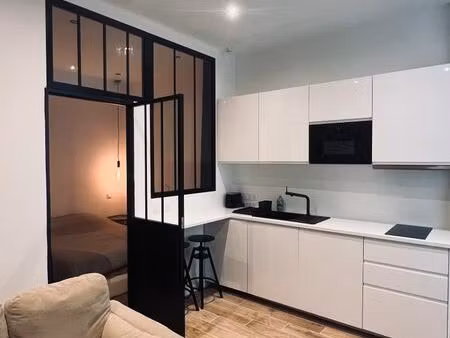 loue studio 28m²  entièrement neuf  rue notre dame  plein coeur des chartrons - bordeaux