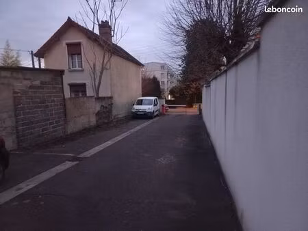 plce de parking - st andré les vergers- 10120
