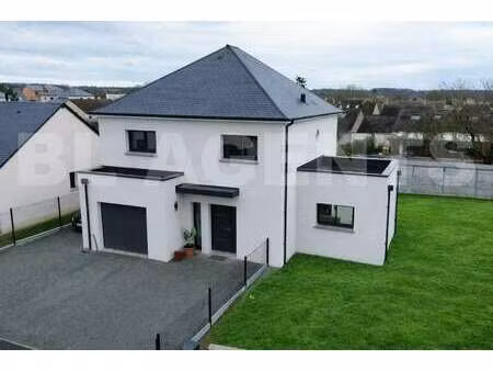 vente maison à neuville-sur-sarthe (72190) : à vendre / 144m² neuville-sur-sarthe