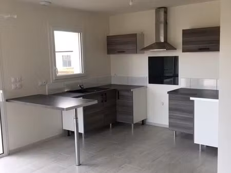 location maison 4 pièces 80 m² à le poiré-sur-vie (85170)