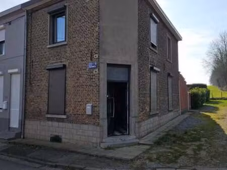 maison d'habitation trois façades