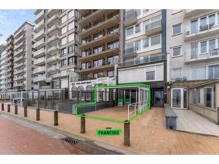 bâtiment commercial sur la zeedijk à blankenberge