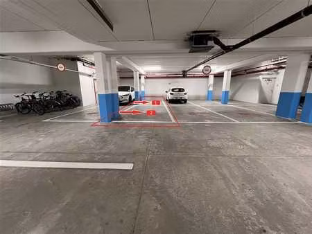 dubbele overdekte autostaanplaats