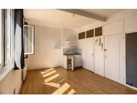 location appartement  m² t-1 à lille  540 €