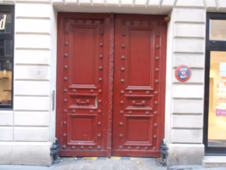 location locaux professionnels 63 m² à paris 8ème (75008)  34 000 €