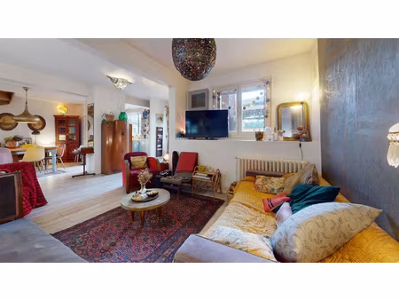 a 800 m du rer b le bourget  pavillon 5 pièces