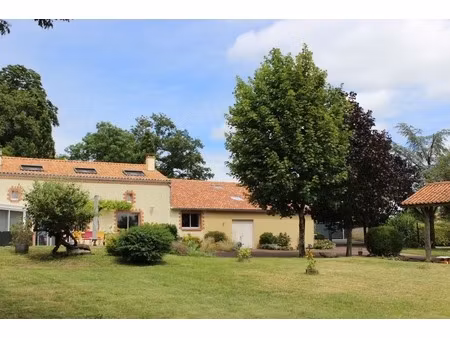dpt maine et loire (49)  à vendre proche de cholet  maison de caractère avec 6 chambres su