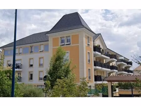 location appartement  m² t-1 à vauréal  715 €