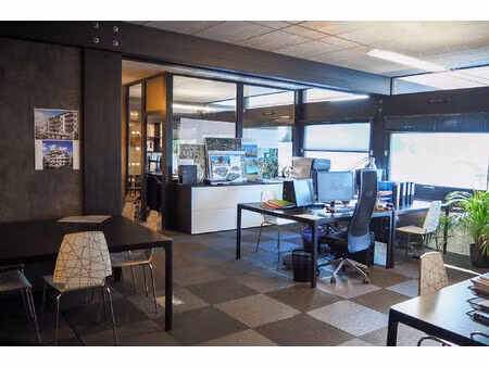bureau de 60 m² à louer avec parking