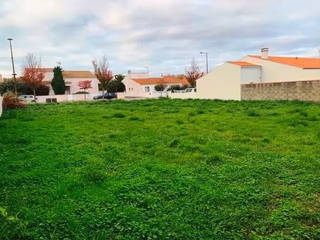 vente terrain 300 m² à lagord (17140)  215 000 €