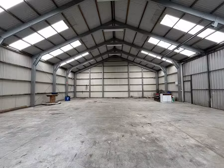 vente locaux professionnels 242 m² à poulainville (80260)  670 000 €