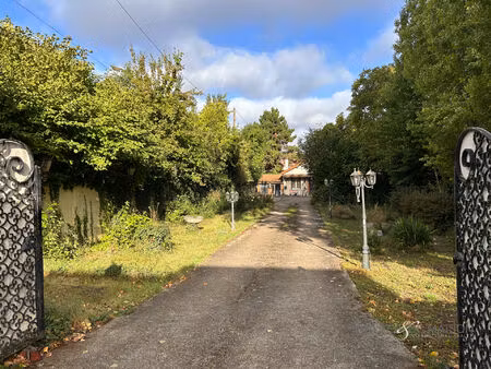 projet de construction/renovation - terrain de 834m2 avec pavillon et dépendances - rer a 