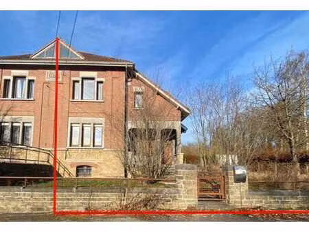 maison d'habitation avec box de garage