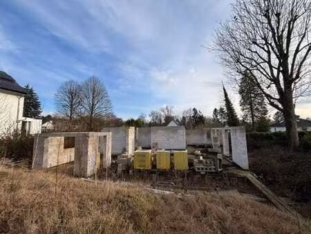 superbe terrain rare dans une zone très convoitée