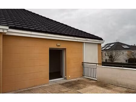 location appartement  m² t-2 à lescar  670 €