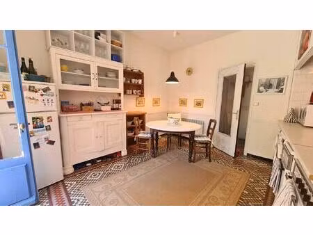 nouveaute : charmante maison de village avec jardinet / cour l?