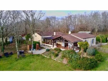 domaine unique avec chalet  gîte et piscine sur 3 3 hectares – vue panoramique sur la...