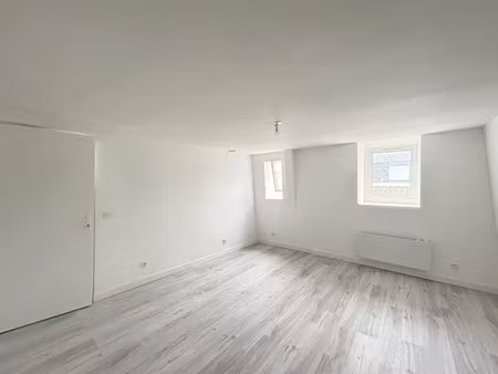 location appartement 1 pièce 24.71 m² à le cateau-cambrésis (59360)  380 €