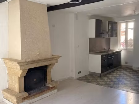 location appartement 3 pièces 51 m² à millau (12100)  580 €