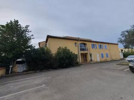location meublée appartement 2 pièces 40 m² à arles (13200)  600 €