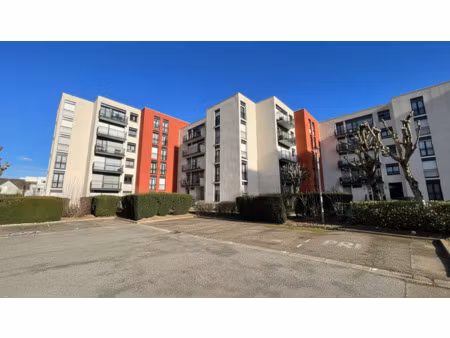 appartement 4 pieces avec balcon et 2 parkings