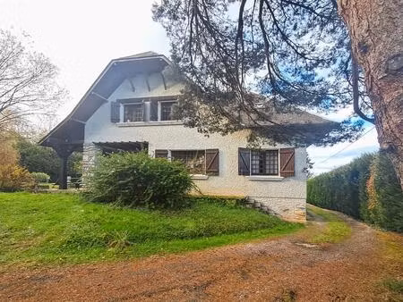 élégante maison de 325 m² avec terrain à bagnères-de-bigorre