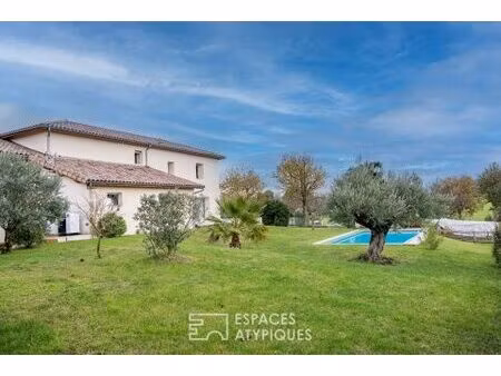 ferme rénovée avec vue dégagée sur l'ardèche