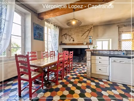 prayssas  à 6 minutes  bel ensemble immobilier en pierres de 524 m² sur une grande parcell