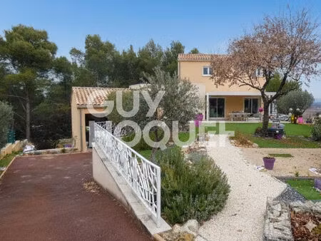 maison spacieuse à vendre à saint laurent des arbres avec piscine !