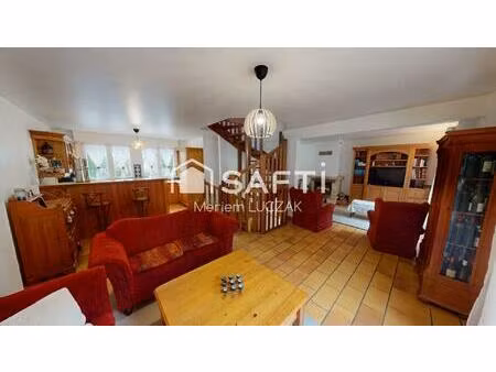 maison familiale au calme à 10 min à pied du centre et des commerces