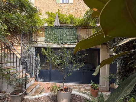 maison bourgeoise avec terrasse et jardin jacuzzi et cave