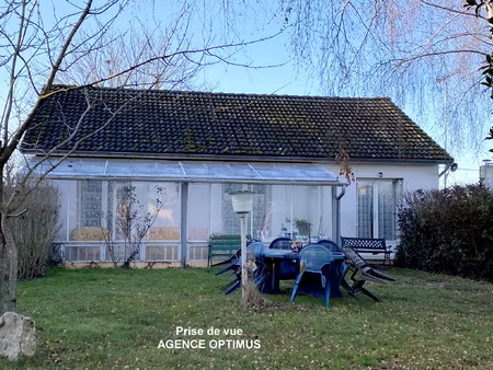 pavillon traditionnel avec grand garage sur terrain arboré
