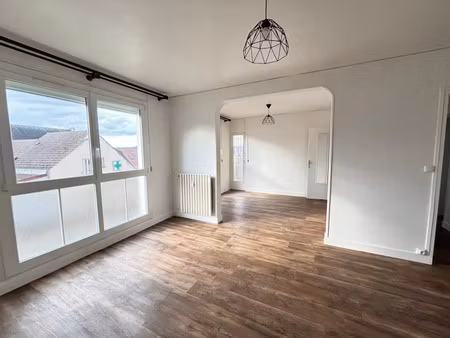location appartement 3 pièces 64 m² à etampes-sur-marne (02400)  750 €
