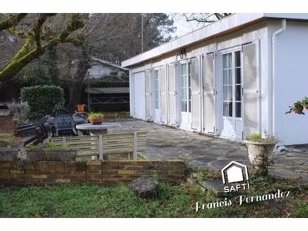 maison de 102 m² sur un terrain de 4 019 m².