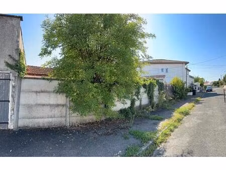 parcelle 328m2  um40  batit à demolir ou conserver