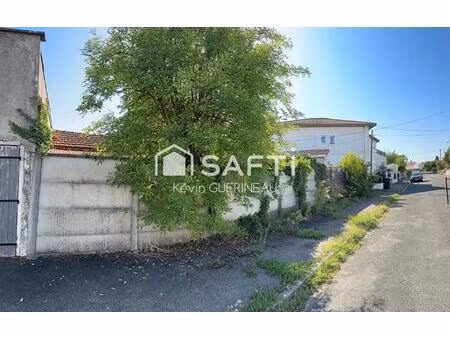 parcelle 330m2  um40  batit à demolir ou conserver