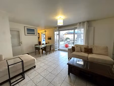 location meublée appartement 4 pièces 86 m² à annemasse (74100)  2 241 €