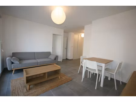 location meublée appartement 2 pièces 41.79 m² à chambery (73000)  865 €