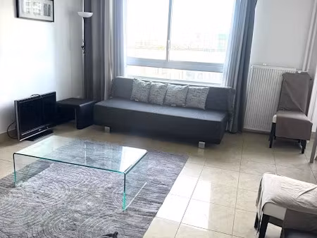 location meublée appartement 4 pièces 90 m² à courbevoie (92400)  2 600 €